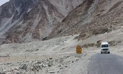 Srinagar Leh Ladakh Manali Road Trip - Srinagar-Kargil-Leh-Nubra Valley-Pangong Tso-Hanle-Tso Moriri Lake-Sarchu Tour Package | KoiKoi Travel