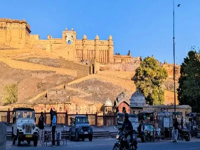 Golden Triangle Tour in India : Delhi, Agra & Jaipur - Delhi-Agra-Fatehpur Sikri-Jaipur-Delhi Tour Package | KoiKoi Travel