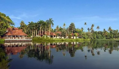 Kumarakom Ayurveda Wellness Retreat - Cochin-Kumarakom Tour Package | KoiKoi Travel
